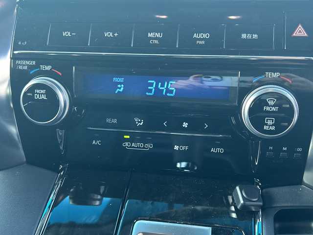 トヨタ ヴェルファイア Z Gエディション 大阪府 2016(平28)年 5.6万km ブラック １０インチナビ（フルセグ/Bluetooth)/フルモデリスタ　/後席モニター　/両側パワスラ/衝突被害軽減システム　/レーンキープアシスト　/横滑り防止装置　/オートマチックハイビーム　/バックカメラ　/パワーシート　/ハーフレザー　/純正アルミホイール/純正フロアマット/純正LEDライト/ビルトインETC/ドライブレコーダー/スペアキー1本