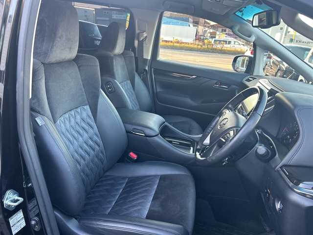 トヨタ ヴェルファイア Z Gエディション 大阪府 2016(平28)年 5.6万km ブラック １０インチナビ（フルセグ/Bluetooth)/フルモデリスタ　/後席モニター　/両側パワスラ/衝突被害軽減システム　/レーンキープアシスト　/横滑り防止装置　/オートマチックハイビーム　/バックカメラ　/パワーシート　/ハーフレザー　/純正アルミホイール/純正フロアマット/純正LEDライト/ビルトインETC/ドライブレコーダー/スペアキー1本