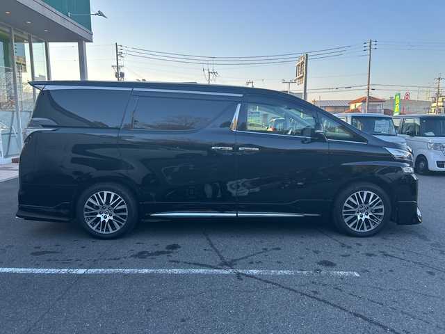 トヨタ ヴェルファイア Z Gエディション 大阪府 2016(平28)年 5.6万km ブラック １０インチナビ（フルセグ/Bluetooth)/フルモデリスタ　/後席モニター　/両側パワスラ/衝突被害軽減システム　/レーンキープアシスト　/横滑り防止装置　/オートマチックハイビーム　/バックカメラ　/パワーシート　/ハーフレザー　/純正アルミホイール/純正フロアマット/純正LEDライト/ビルトインETC/ドライブレコーダー/スペアキー1本