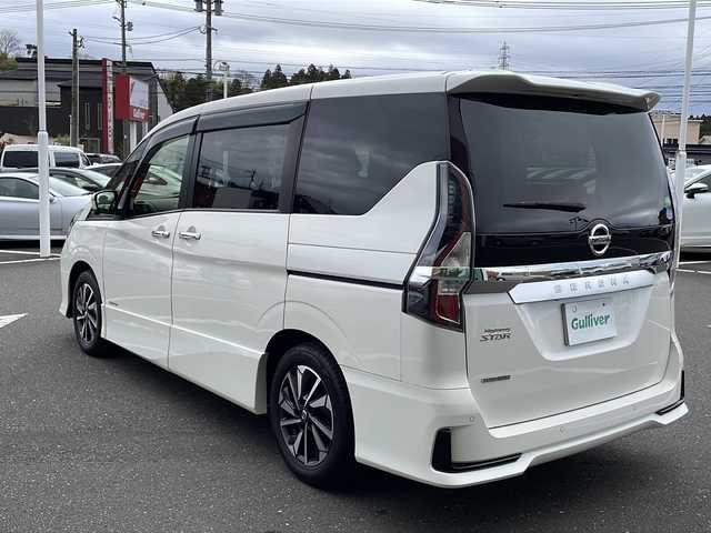 日産 セレナ ハイウェイスター V 鹿児島県 2021(令3)年 4.1万km ブリリアントホワイトパール 社外ALPINEナビ/（Bluetooth/フルセグテレビ/HDMI/CD/DVD）/Apple Car Play/Android Auto/アラウンドビューモニター/プロパイロット/前後ドライブレコーダー/ALPINEフリップダウンモニター/3列シート/ETC/両側パワースライドドア/ハンズフリースライドドア/電動パーキングブレーキ/純正16インチアルミホイール/ウィンカーミラー/オートライト/プッシュスタート/ブラインドスポットモニター/アイドリングストップ/スペアキー