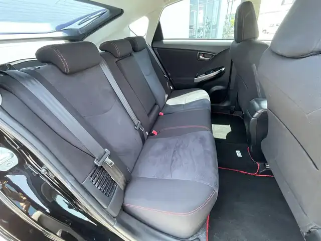 トヨタ プリウス S ツーリングセレ G’s 熊本県 2013(平25)年 11.1万km ブラック (株)IDOMが運営する【じしゃロン熊本店】の自社ローン専用車両になります/こちらは現金またはオートローンご利用時の価格です。自社ローンご希望の方は別途その旨お申付け下さい./社外ナビ/バックカメラ/ステアリングスイッチ/ビルトインETC/純正フロアマット/ステアリングスイッチ/スマートキープッシュスタート/LEDヘットライト