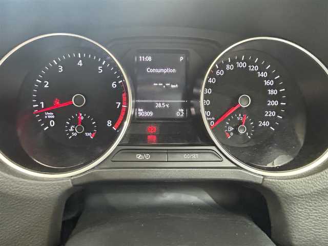 フォルクスワーゲン ポロ TSIコンフォートライン 岩手県 2016(平28)年 9.1万km サンセットレッドM AM/FM/Bluetooth/純正オーディオ/ETC/横滑り防止装置/アイドリングストップ/社外15インチAW/フロアマット/スペアキー/USB入力端子/エアバッグW＋サイド/カーテンエアバッグ