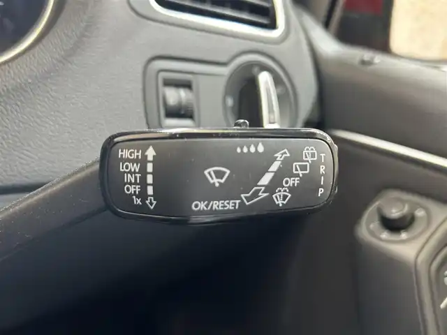 フォルクスワーゲン ポロ TSIコンフォートライン 岩手県 2016(平28)年 9.1万km サンセットレッドM AM/FM/Bluetooth/純正オーディオ/ETC/横滑り防止装置/アイドリングストップ/社外15インチAW/フロアマット/スペアキー/USB入力端子/エアバッグW＋サイド/カーテンエアバッグ