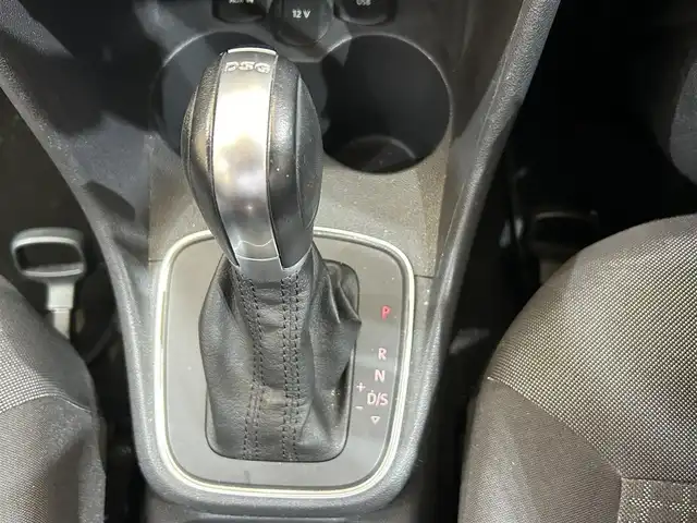 フォルクスワーゲン ポロ TSIコンフォートライン 岩手県 2016(平28)年 9.1万km サンセットレッドM AM/FM/Bluetooth/純正オーディオ/ETC/横滑り防止装置/アイドリングストップ/社外15インチAW/フロアマット/スペアキー/USB入力端子/エアバッグW＋サイド/カーテンエアバッグ