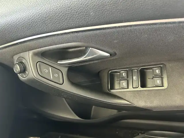 フォルクスワーゲン ポロ TSIコンフォートライン 岩手県 2016(平28)年 9.1万km サンセットレッドM AM/FM/Bluetooth/純正オーディオ/ETC/横滑り防止装置/アイドリングストップ/社外15インチAW/フロアマット/スペアキー/USB入力端子/エアバッグW＋サイド/カーテンエアバッグ