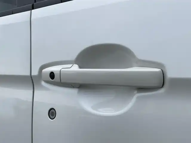 ホンダ Ｎ ＯＮＥ G 香川県 2015(平27)年 5.1万km プレミアムホワイトパール 登録時走行距離：50799km/ディーラー純正ナビ/　CD DVD BT/ETC/レベライザヘッドライト/横滑り防止装置/アイドリングストップ/ベンチシート/ISOFIX/プッシュスタート/スマートキー/スペアキー