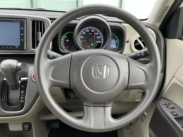 ホンダ Ｎ ＯＮＥ G 香川県 2015(平27)年 5.1万km プレミアムホワイトパール 登録時走行距離：50799km/ディーラー純正ナビ/　CD DVD BT/ETC/レベライザヘッドライト/横滑り防止装置/アイドリングストップ/ベンチシート/ISOFIX/プッシュスタート/スマートキー/スペアキー