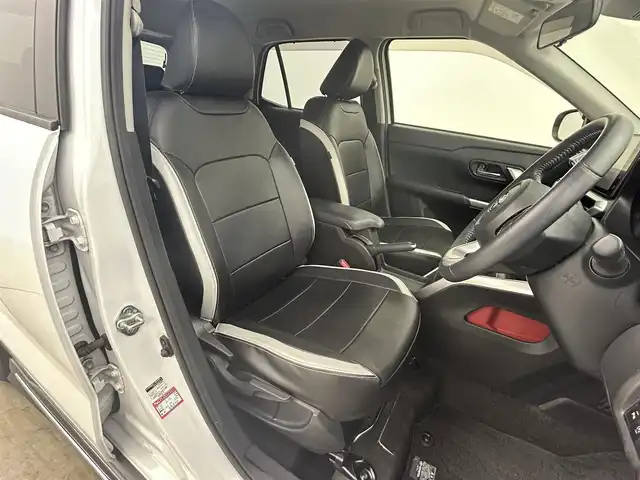 トヨタ ライズ Z 岡山県 2020(令2)年 4.9万km ブラックマイカメタリック/シャイニングホワイトパール 純正9インチディスプレイオーディオ/（フルセグ/Bluetooth/Carplay/USB）/純正エアロ【プレミアムスタイル】/（フロント/サイド/リア）/衝突軽減ブレーキ/アラウンドビューモニター/レーダークルーズコントロール/ビルトインETC/LEDヘッドライト/コーナーセンサー/レーンキープアシスト/オートハイビーム/プッシュスタート/スマートキー/アイドリングストップ/純正17インチアルミホイール/純正フロアマット/ドアバイザー/新車保証書/取扱説明書/スペアキー×１