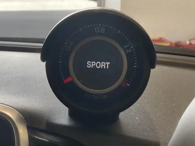 アバルト ５９５Ｃ ツーリズモ 熊本県 2018(平30)年 5.2万km ホワイト ・キーレス/・電動キャンバストップ/・赤革シート/・純正ディスプレイオーディオ/・ETC/・ドライブレコーダー(前方録画)/・HID/・純正マット