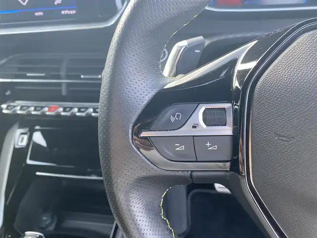 プジョー プジョー ２００８ GT ドライブエディション 福岡県 2021(令3)年 2.1万km パール ・1オーナー/・サンルーフ/・アクティブクルーズコントロール/・USB/Bluetooth/AppleCarPlay/・バックカメラ/・ハーフレザーシート/シートヒーター/・社外ドライブレコーダー/・社外ETC/・純正18AW/・プッシュスタート/・パーキングアシスト/・アイドリングストップ/・スマートキー/・レーンキープアシスト/・オートライト/・LEDライト/・ワイヤレス充電/・ディスプレイオーディオ