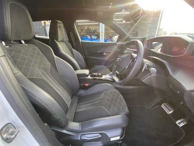 プジョー プジョー ２００８ GT ドライブエディション 福岡県 2021(令3)年 2.1万km パール ・1オーナー/・サンルーフ/・アクティブクルーズコントロール/・USB/Bluetooth/AppleCarPlay/・バックカメラ/・ハーフレザーシート/シートヒーター/・社外ドライブレコーダー/・社外ETC/・純正18AW/・プッシュスタート/・パーキングアシスト/・アイドリングストップ/・スマートキー/・レーンキープアシスト/・オートライト/・LEDライト/・ワイヤレス充電/・ディスプレイオーディオ