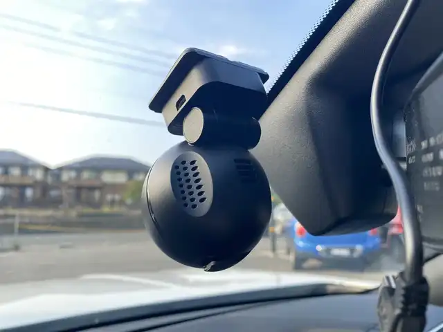 プジョー プジョー ２００８ GT ドライブエディション 福岡県 2021(令3)年 2.1万km パール ・1オーナー/・サンルーフ/・アクティブクルーズコントロール/・USB/Bluetooth/AppleCarPlay/・バックカメラ/・ハーフレザーシート/シートヒーター/・社外ドライブレコーダー/・社外ETC/・純正18AW/・プッシュスタート/・パーキングアシスト/・アイドリングストップ/・スマートキー/・レーンキープアシスト/・オートライト/・LEDライト/・ワイヤレス充電/・ディスプレイオーディオ