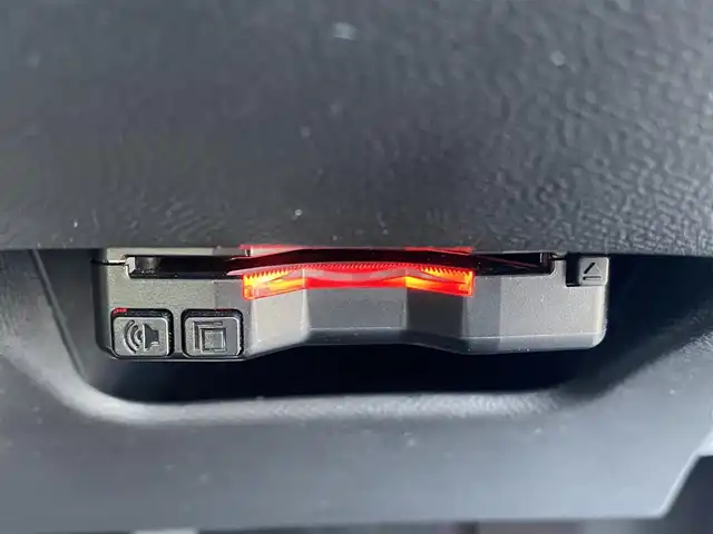 プジョー プジョー ２００８ GT ドライブエディション 福岡県 2021(令3)年 2.1万km パール ・1オーナー/・サンルーフ/・アクティブクルーズコントロール/・USB/Bluetooth/AppleCarPlay/・バックカメラ/・ハーフレザーシート/シートヒーター/・社外ドライブレコーダー/・社外ETC/・純正18AW/・プッシュスタート/・パーキングアシスト/・アイドリングストップ/・スマートキー/・レーンキープアシスト/・オートライト/・LEDライト/・ワイヤレス充電/・ディスプレイオーディオ