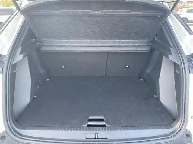 プジョー プジョー ２００８ GT ドライブエディション 福岡県 2021(令3)年 2.1万km パール ・1オーナー/・サンルーフ/・アクティブクルーズコントロール/・USB/Bluetooth/AppleCarPlay/・バックカメラ/・ハーフレザーシート/シートヒーター/・社外ドライブレコーダー/・社外ETC/・純正18AW/・プッシュスタート/・パーキングアシスト/・アイドリングストップ/・スマートキー/・レーンキープアシスト/・オートライト/・LEDライト/・ワイヤレス充電/・ディスプレイオーディオ