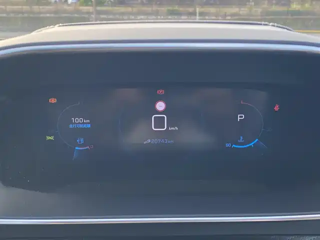 プジョー プジョー ２００８ GT ドライブエディション 福岡県 2021(令3)年 2.1万km パール ・1オーナー/・サンルーフ/・アクティブクルーズコントロール/・USB/Bluetooth/AppleCarPlay/・バックカメラ/・ハーフレザーシート/シートヒーター/・社外ドライブレコーダー/・社外ETC/・純正18AW/・プッシュスタート/・パーキングアシスト/・アイドリングストップ/・スマートキー/・レーンキープアシスト/・オートライト/・LEDライト/・ワイヤレス充電/・ディスプレイオーディオ