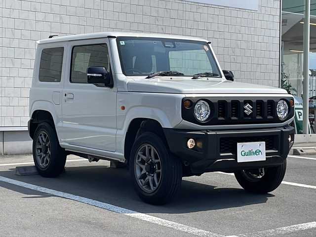 スズキ ジムニー XC 静岡県 2022(令4)年 4.2万km ピュアホワイトP ４WD/ワンオーナー/純正8インチナビ/(CD/DVD/BT/AM/FM)/プッシュスタート/ビルトインETC/ステアリングスイッチ/クルーズコントロール/前後ドライブレコーダー/アイドリングストップ/シートヒーター/フロアマット/電動格納ミラー/ウィンカーミラー/LEDヘッドライト/フォグランプ/純正16インチAW/衝突被害軽減システム/ダウンヒルアシストコントロール/クリアランスソナー/横滑り防止装置/スマートキー