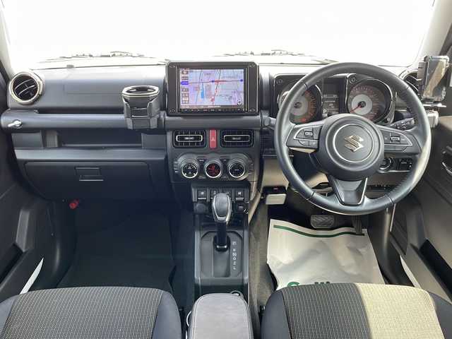 スズキ ジムニー XC 静岡県 2022(令4)年 4.2万km ピュアホワイトP ４WD/ワンオーナー/純正8インチナビ/(CD/DVD/BT/AM/FM)/プッシュスタート/ビルトインETC/ステアリングスイッチ/クルーズコントロール/前後ドライブレコーダー/アイドリングストップ/シートヒーター/フロアマット/電動格納ミラー/ウィンカーミラー/LEDヘッドライト/フォグランプ/純正16インチAW/衝突被害軽減システム/ダウンヒルアシストコントロール/クリアランスソナー/横滑り防止装置/スマートキー
