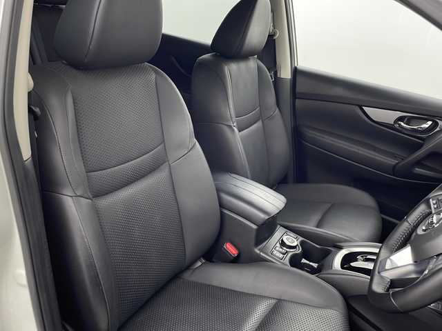 日産 エクストレイル ハイブリッド 20Xi 新潟県 2020(令2)年 3.2万km ブリリアントホワイトパール ４WD/プロパイロット/純正SDナビ　　/　　CD/DVD/AM/FM/フルセグ/BT/iPod/アラウンドビュモニター/インテリジェンスクルーズコントロール/パワーバックドア/HIDオートライト/レザーシート/全席シートヒーター/17インチ純正アルミホイール付/ステアリングスイッチ/USB/電動パーキングブレーキ/オートブレーキホールド/デジタルインナーミラー/スペアキー/スマートキー/ETC