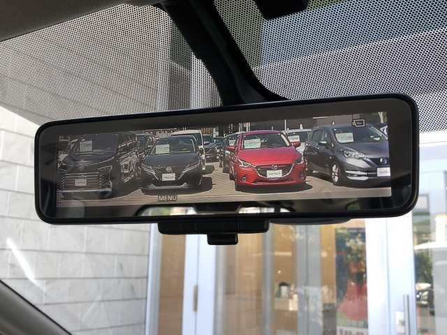 日産 セレナ e－パワー ハイウェイスター V 愛媛県 2021(令3)年 3.3万km ブリリアントホワイトパール メーカーオプションナビ/・CD/DVD/Blu-ray/・Bluetooth/MSV/SD/アラウンドビューカメラ/・フロントカメラ/・左サイドカメラ/・バックカメラ/前方ドライブレコーダー/ETC/プロパイロット/・安全装置/衝突軽減ブレーキ/レーンキープアシスト/側方、後側方支援/標識認識機能/クリアランスソナー /レーダークルーズコントロール/両側パワースライドドア /・左側ハンズフリードア/デジタルインナーミラー/オートブレーキホールド/2列目サンシェード