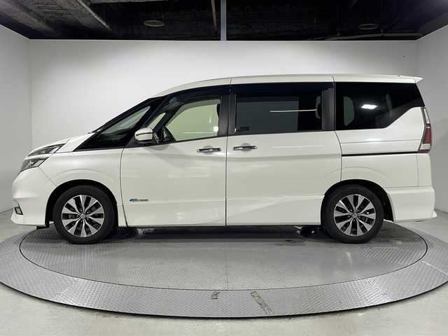 日産 セレナ ハイウェイスター プロパイロットED 広島県 2017(平29)年 5.5万km ブリリアントホワイトパール 純正9型ナビ/純正フリップダウンモニター/プロパイロット/ハンズフリーオートスライドドア/バックカメラ/衝突軽減ブレーキ/車線逸脱抑制/誤発進抑制/電動パーキングブレーキ/オートブレーキホールド/LEDヘッドランプ/オートライト/純正16インチAW/ETC/ドライブレコーダー