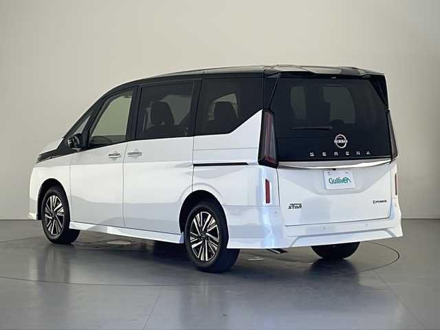 日産 セレナ e－パワー ハイウェイスター V 長野県 2025(令7)年 0.1千km 白Ⅱ 登録済未使用車/大型ナビ/（フルセグ/Bluetooth/HDMI）/全方位モニター/デジタルインナーミラー/両側電動スライドドア（ハンズフリー）/純正後席モニター/ビルトインETC2.0/衝突軽減ブレーキ/レーンキープアシスト/プロパイロット/前後コーナーセンサー/ブラインドスポットモニター/先行車発進お知らせ/標識認識機能/前後ドライブレコーダー/デジタルインナーミラー/置くだけ充電/オートホールド/スマートキー/スペアキー/取扱説明書/保証書