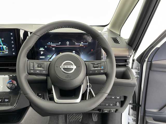 日産 セレナ e－パワー ハイウェイスター V 長野県 2025(令7)年 0.1千km 白Ⅱ 登録済未使用車/大型ナビ/（フルセグ/Bluetooth/HDMI）/全方位モニター/デジタルインナーミラー/両側電動スライドドア（ハンズフリー）/純正後席モニター/ビルトインETC2.0/衝突軽減ブレーキ/レーンキープアシスト/プロパイロット/前後コーナーセンサー/ブラインドスポットモニター/先行車発進お知らせ/標識認識機能/前後ドライブレコーダー/デジタルインナーミラー/置くだけ充電/オートホールド/スマートキー/スペアキー/取扱説明書/保証書