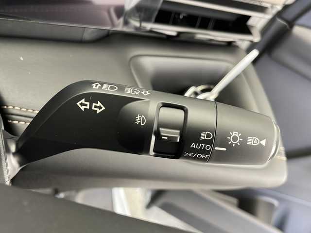 日産 セレナ e－パワー ハイウェイスター V 長野県 2025(令7)年 0.1千km 白Ⅱ 登録済未使用車/大型ナビ/（フルセグ/Bluetooth/HDMI）/全方位モニター/デジタルインナーミラー/両側電動スライドドア（ハンズフリー）/純正後席モニター/ビルトインETC2.0/衝突軽減ブレーキ/レーンキープアシスト/プロパイロット/前後コーナーセンサー/ブラインドスポットモニター/先行車発進お知らせ/標識認識機能/前後ドライブレコーダー/デジタルインナーミラー/置くだけ充電/オートホールド/スマートキー/スペアキー/取扱説明書/保証書