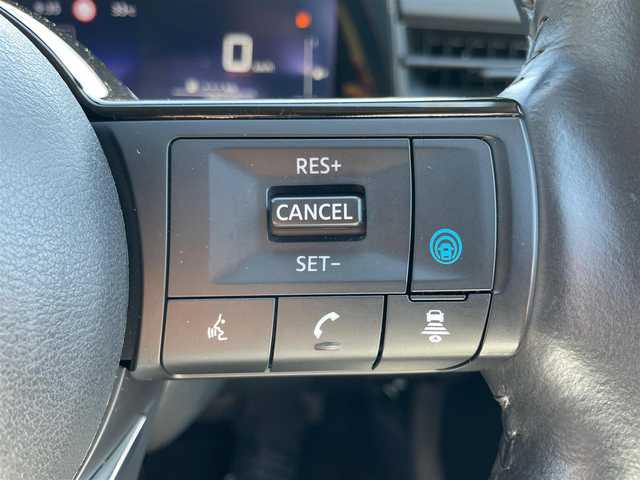 日産 ノート X FOUR 岩手県 2022(令4)年 4.3万km ブリリアントシルバー プロパイロット　日産コネクトナビ　ＡｐｐｌｅＣａｒＰｌａｙ　ＡｎｄｒｏｉｄＡｕｔｏ　フルセグ　ＨＤＭＩ　全周囲カメラ　ビルトインＥＴＣ　シートヒーター　ＢＳＭ　ステアリングヒーター　デジタルミラー