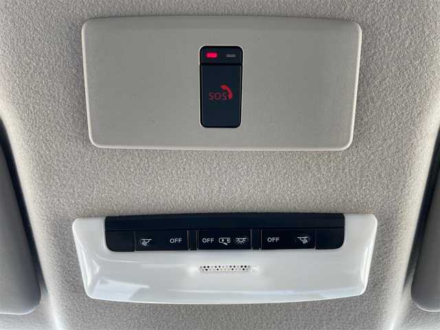 日産 ノート X FOUR 岩手県 2022(令4)年 4.3万km ブリリアントシルバー プロパイロット　日産コネクトナビ　ＡｐｐｌｅＣａｒＰｌａｙ　ＡｎｄｒｏｉｄＡｕｔｏ　フルセグ　ＨＤＭＩ　全周囲カメラ　ビルトインＥＴＣ　シートヒーター　ＢＳＭ　ステアリングヒーター　デジタルミラー