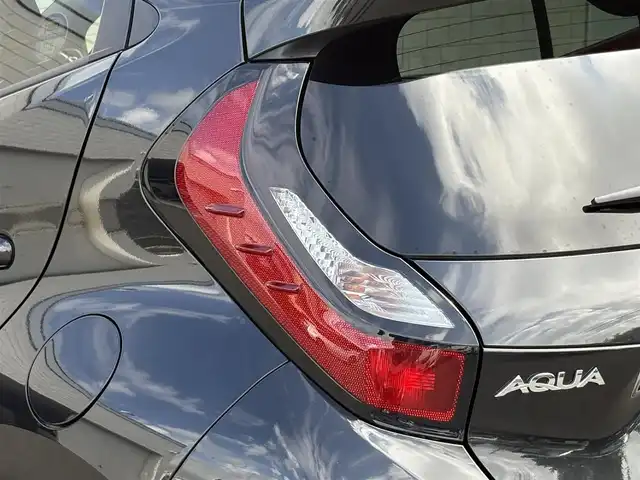 トヨタ アクア G 岩手県 2024(令6)年 2.4万km ブラックマイカ 禁煙車/4WD/AC100V/寒冷地仕様/フロントワイパーデアイサー/ミラーヒーター/純正ディスプレイオーディオ/→Bluetooth/FM/AM/バックカメラ/ステアリングスイッチ/追従型クルーズコントロール/レーンキープアシスト/衝突軽減システム/前後コーナーセンサー/横滑り防止装置/オートハイビーム/オートライト/LEDヘッドライト/〇プッシュスタート/〇電動格納ミラー/〇ウィンカーミラー/〇シガーソケット/〇USBポート/〇スマートキー/〇フロアマット/ミラー型ドライブレコーダー/ETC