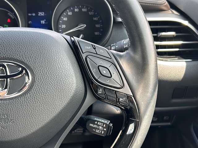 トヨタ Ｃ－ＨＲ ハイブリッド 1．8G 福岡県 2018(平30)年 2.6万km センシュアルレッドマイカ アルパイン製９インチビックXナビ/バックカメラ/ハーフレザーシート/スマートキー/ETC車載機/オートライト/オートハイビーム/サイドエアバック/純正１８インチアルミホイル