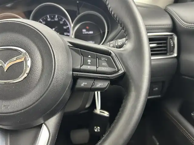 マツダ ＣＸ－５ XD Lパッケージ 千葉県 2021(令3)年 1.3万km ジェットブラックマイカ サンルーフ/レザーシート/要望安全装置/・アドバンストスマートシティブレーキサポート（前進時）/・後退時スマートシティブレーキサポート/・誤発進抑制制御（AT車のみ）/・スマートブレーキサポート/・レーダークルーズコントロール/・ブラインドスポットモニタリング/・車線逸脱警報システム/・レーンキープアシストシステム/・パーキングセンサー（フロント／リア）/・ドライバーアテンションアラート/純正10.25インチディスプレイ/・メモリーナビ/・フルセグTV/・Bluetooth接続/・全方位カメラ/BOSEプレミアムサウンド/パワーバックドア/パワーシート/19インチホイール/スマートキー/LEDライト