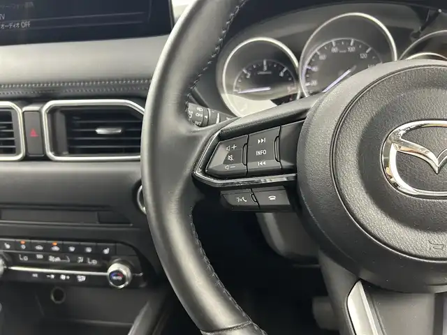 マツダ ＣＸ－５ XD Lパッケージ 千葉県 2021(令3)年 1.3万km ジェットブラックマイカ サンルーフ/レザーシート/要望安全装置/・アドバンストスマートシティブレーキサポート（前進時）/・後退時スマートシティブレーキサポート/・誤発進抑制制御（AT車のみ）/・スマートブレーキサポート/・レーダークルーズコントロール/・ブラインドスポットモニタリング/・車線逸脱警報システム/・レーンキープアシストシステム/・パーキングセンサー（フロント／リア）/・ドライバーアテンションアラート/純正10.25インチディスプレイ/・メモリーナビ/・フルセグTV/・Bluetooth接続/・全方位カメラ/BOSEプレミアムサウンド/パワーバックドア/パワーシート/19インチホイール/スマートキー/LEDライト