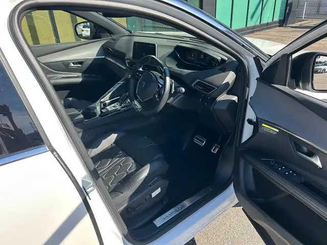 プジョー ３００８ GT ブルー HDi 石川県 2020(令2)年 2.3万km 白 ガラスサンルーフ/純正HDDナビ/衝突軽減装置/横滑り防止装置/アダプティブブラインドスポットモニター/アクティブクルーズコントロール/レーンキープアシスト/コーナーセンサー/ETC/全周囲カメラ/運転席・助手席メモリー付きパワーシート/運転席・助手席シートヒーター/電動リアゲート/パドルシフト/LEDヘッドライト