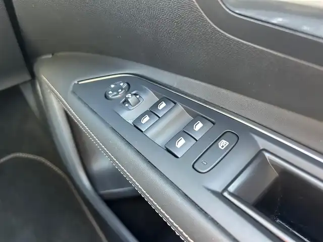 プジョー ３００８ GT ブルー HDi 石川県 2020(令2)年 2.3万km 白 ガラスサンルーフ/純正HDDナビ/衝突軽減装置/横滑り防止装置/アダプティブブラインドスポットモニター/アクティブクルーズコントロール/レーンキープアシスト/コーナーセンサー/ETC/全周囲カメラ/運転席・助手席メモリー付きパワーシート/運転席・助手席シートヒーター/電動リアゲート/パドルシフト/LEDヘッドライト