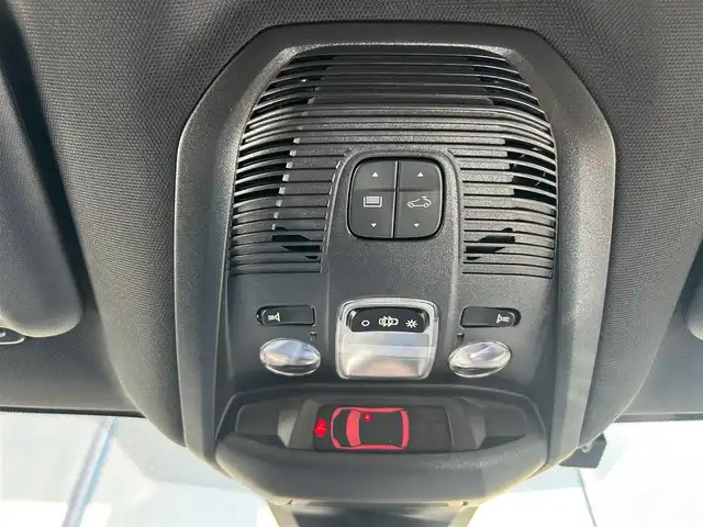 プジョー ３００８ GT ブルー HDi 石川県 2020(令2)年 2.3万km 白 ガラスサンルーフ/純正HDDナビ/衝突軽減装置/横滑り防止装置/アダプティブブラインドスポットモニター/アクティブクルーズコントロール/レーンキープアシスト/コーナーセンサー/ETC/全周囲カメラ/運転席・助手席メモリー付きパワーシート/運転席・助手席シートヒーター/電動リアゲート/パドルシフト/LEDヘッドライト
