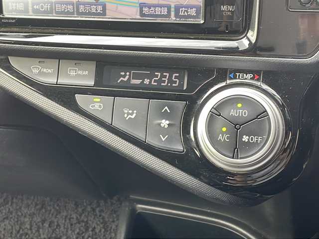 トヨタ アクア X－URBAN 広島県 2015(平27)年 8.4万km ブラックマイカ 純正ナビ/・フルセグ/CD/DVD/SD/SDREC/バックカメラ/ステアリングスイッチ/電動格納ウィンカーミラー/革巻きステアリング/ハーフレザーシート/スマートキー/プッシュスタート/スペアキー/Wエアバック/取扱書/保証書