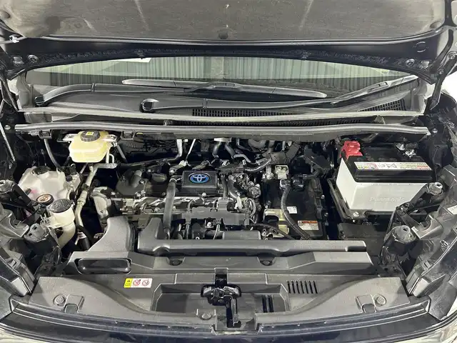 トヨタ ヴォクシー ハイブリッド S－Z 佐賀県 2024(令6)年 1.9万km アティチュードブラックマイカ 純正10.5インチディスプレイオーディオ/＜フルセグTV/ナビキット/DVDキット＞/アドバンスドパーク/エレキトロニックシフト/ミラー型ドライブレコーダー/モデリスタエアロ＜F/R/S＞/モデリスタクールシャインキット/シグネチャーイルミグリル/イルミルーフスポイラー/革調シートカバー/シートヒーター/TVキャンセラー/Toyota Safety Sense/・LDA/・BSM/・PCS/・PDA/・PKSB/・RCD/・RSA/・アドバンスドドライブ/・LCA/・レーダークルーズコントロール