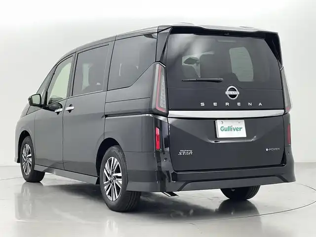 日産 セレナ e－パワー ハイウェイスター V 熊本県 2025(令7)年 0.1千km ダイヤモンドブラック 登録済未使用車/純正１２．３インチナビ　/全周囲カメラ　/後席フリップダウンモニター/両側パワースライドドア　/ビルトインＥＴＣ２．０　/前後クリアランスソナー　/レーダークルーズコントロール　/プロパイロット/踏み間違い防止アシスト/レーンキープアシスト/車線逸脱警報/後側方車両検知警報/先行車発進お知らせ機能/標識認識機能/ブラインドスポットモニター/横滑り防止/置くだけ充電/デジタルインナーミラー/純正16インチAW/オートライト/オートマチックハイビーム/LEDヘッドライト/フォグランプ/スマートキー/プッシュスタート/スペアキー1本/保証書/取扱説明書