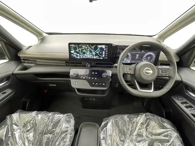 日産 セレナ e－パワー ハイウェイスター V 熊本県 2025(令7)年 0.1千km ダイヤモンドブラック 登録済未使用車/純正１２．３インチナビ　/全周囲カメラ　/後席フリップダウンモニター/両側パワースライドドア　/ビルトインＥＴＣ２．０　/前後クリアランスソナー　/レーダークルーズコントロール　/プロパイロット/踏み間違い防止アシスト/レーンキープアシスト/車線逸脱警報/後側方車両検知警報/先行車発進お知らせ機能/標識認識機能/ブラインドスポットモニター/横滑り防止/置くだけ充電/デジタルインナーミラー/純正16インチAW/オートライト/オートマチックハイビーム/LEDヘッドライト/フォグランプ/スマートキー/プッシュスタート/スペアキー1本/保証書/取扱説明書