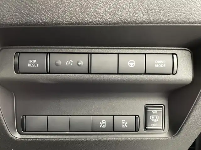 日産 セレナ e－パワー ハイウェイスター V 熊本県 2025(令7)年 0.1千km ダイヤモンドブラック 登録済未使用車/純正１２．３インチナビ　/全周囲カメラ　/後席フリップダウンモニター/両側パワースライドドア　/ビルトインＥＴＣ２．０　/前後クリアランスソナー　/レーダークルーズコントロール　/プロパイロット/踏み間違い防止アシスト/レーンキープアシスト/車線逸脱警報/後側方車両検知警報/先行車発進お知らせ機能/標識認識機能/ブラインドスポットモニター/横滑り防止/置くだけ充電/デジタルインナーミラー/純正16インチAW/オートライト/オートマチックハイビーム/LEDヘッドライト/フォグランプ/スマートキー/プッシュスタート/スペアキー1本/保証書/取扱説明書