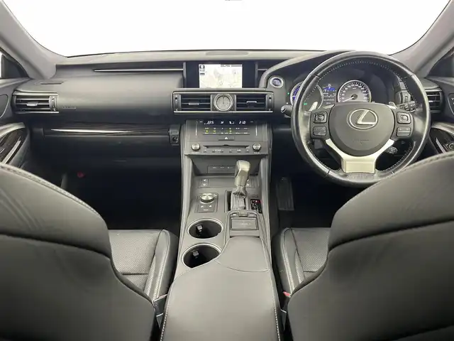 レクサス ＲＣ 300h バージョンL 埼玉県 2015(平27)年 7.8万km ラディアントレッドコントラストレイヤリング サンルーフ/純正ナビ/　AM/FM/CD/DVD/BT/バックカメラ/衝突軽減システム/コーナーセンサー/クルーズコントロール/ドライブレコーダー/ビルトインETC/パドルシフト/メモリ付きパワーシート/シートヒーター/エアシート/ステアリングヒーター/純正19インチアルミホイール/純正フロアマット/LEDヘッドライト