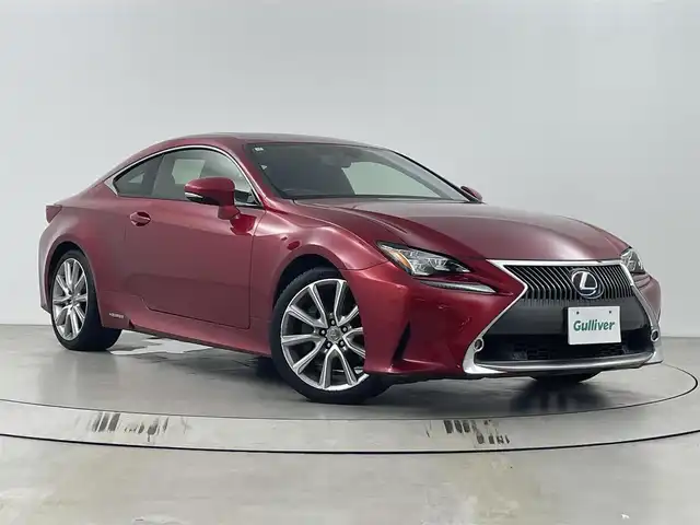 レクサス ＲＣ 300h バージョンL 埼玉県 2015(平27)年 7.8万km ラディアントレッドコントラストレイヤリング サンルーフ/純正ナビ/　AM/FM/CD/DVD/BT/バックカメラ/衝突軽減システム/コーナーセンサー/クルーズコントロール/ドライブレコーダー/ビルトインETC/パドルシフト/メモリ付きパワーシート/シートヒーター/エアシート/ステアリングヒーター/純正19インチアルミホイール/純正フロアマット/LEDヘッドライト