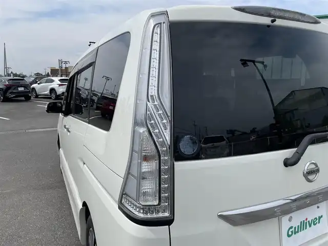 日産 セレナ HWS S HV Vセレ +SeftyⅡ 茨城県 2015(平27)年 6.1万km ブリリアントホワイトパール 純正ナビ/MC315D-W/クルコン/ETC/両側パワスラ/前後ドラレコ/前後コーナーセンサー/アイドリングストップ/オートライト/Fフォグ/LEDライト/純正フロアマット/純正アルミホイール/横滑り防止装置/レーンキープアシスト/衝突被害軽減システム/シートバックテーブル/ロールサンシェード