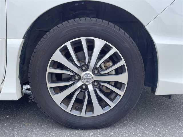 日産 セレナ HWS S HV Vセレ +SeftyⅡ 茨城県 2015(平27)年 6.1万km ブリリアントホワイトパール 純正ナビ/MC315D-W/クルコン/ETC/両側パワスラ/前後ドラレコ/前後コーナーセンサー/アイドリングストップ/オートライト/Fフォグ/LEDライト/純正フロアマット/純正アルミホイール/横滑り防止装置/レーンキープアシスト/衝突被害軽減システム/シートバックテーブル/ロールサンシェード
