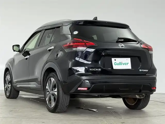 日産 キックス X 愛知県 2020(令2)年 5万km ピュアブラック デジタルインナーミラー/インテリジェントアラウンドビューモニター/プロパイロット/エマージェンシーブレーキ/ふらつき警報/車線逸脱警報機能/車線逸脱維持機能/ハイビームアシスト/純正9インチナビ/　　CD/DVD/BT/フルセグ/ドライブレコーダー/ETC/革巻きステアリング/ステアリングリモコン/ハーフレザーシート/ルーフレール/純正LEDヘッドライト/フォグランプ/純正17インチアルミホイール