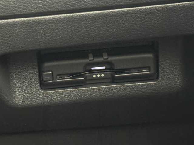 日産 キックス X 愛知県 2020(令2)年 5万km ピュアブラック デジタルインナーミラー/インテリジェントアラウンドビューモニター/プロパイロット/エマージェンシーブレーキ/ふらつき警報/車線逸脱警報機能/車線逸脱維持機能/ハイビームアシスト/純正9インチナビ/　　CD/DVD/BT/フルセグ/ドライブレコーダー/ETC/革巻きステアリング/ステアリングリモコン/ハーフレザーシート/ルーフレール/純正LEDヘッドライト/フォグランプ/純正17インチアルミホイール