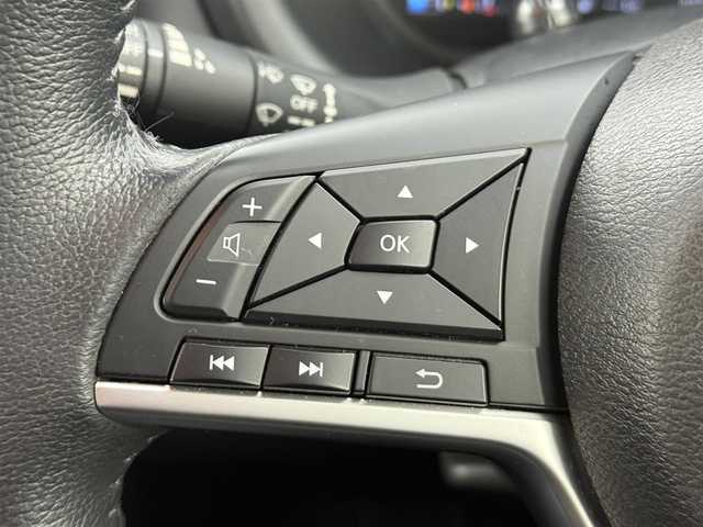 日産 キックス X 愛知県 2020(令2)年 5万km ピュアブラック デジタルインナーミラー/インテリジェントアラウンドビューモニター/プロパイロット/エマージェンシーブレーキ/ふらつき警報/車線逸脱警報機能/車線逸脱維持機能/ハイビームアシスト/純正9インチナビ/　　CD/DVD/BT/フルセグ/ドライブレコーダー/ETC/革巻きステアリング/ステアリングリモコン/ハーフレザーシート/ルーフレール/純正LEDヘッドライト/フォグランプ/純正17インチアルミホイール