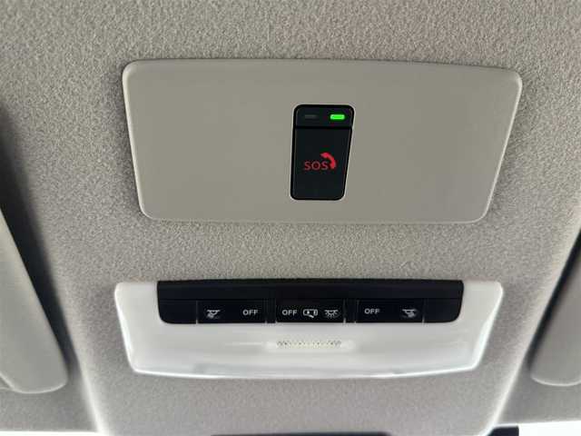 日産 キックス X 愛知県 2020(令2)年 5万km ピュアブラック デジタルインナーミラー/インテリジェントアラウンドビューモニター/プロパイロット/エマージェンシーブレーキ/ふらつき警報/車線逸脱警報機能/車線逸脱維持機能/ハイビームアシスト/純正9インチナビ/　　CD/DVD/BT/フルセグ/ドライブレコーダー/ETC/革巻きステアリング/ステアリングリモコン/ハーフレザーシート/ルーフレール/純正LEDヘッドライト/フォグランプ/純正17インチアルミホイール