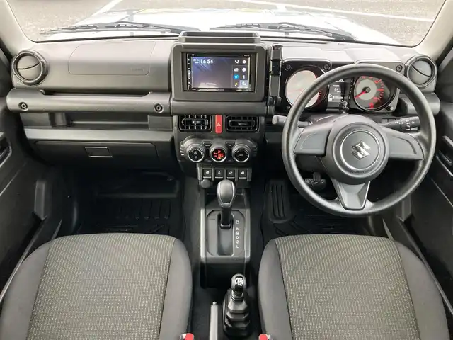 スズキ ジムニー XL 鳥取県 2022(令4)年 1.4万km ミディアムグレー ４・W・D・ターボ/ワンオーナー/社外DPオーディオ/DVD/CD/BT/USB/API0コンプリートカーTSシリーズ/API0フロントバンパー/API0フロントグリル/API016インチアルミ/API0背面タイヤカバー/TOYOオープンカントリータイヤ/レーダーブレーキサポート/前後ドライブレコーダー/前席シートヒーター/LEDヘットライト/オートハイビーム/プッシュエンジンスタート/アイドリングストップ/スペアキー